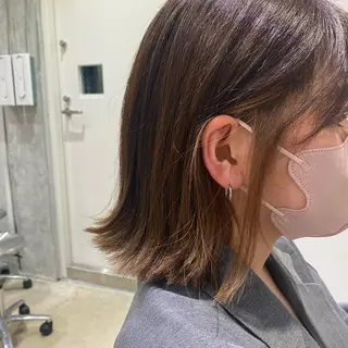 ショート fumi🪞血色感 アップ艶カラーのヘアスタイル