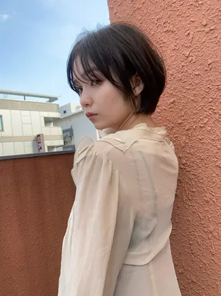 ショート カラー 大人可愛いレイヤー 大田のヘアスタイル