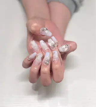 ネイル 岸 柚花のネイルデザイン