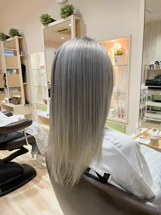 セミロング カラー 🌈派手髪ハイトーン 🌈鈴木亮太🌈のヘアスタイル