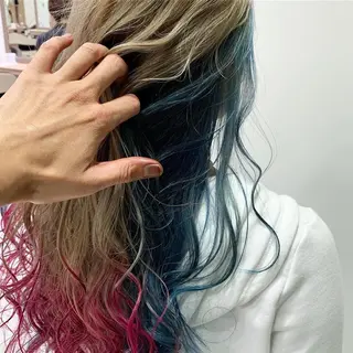 ロング カラー ブリーチ/バレイヤ ージュ川端裕司のヘアスタイル