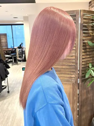 ロング 艶髪／透け感カラー ／ＲＹＯのヘアスタイル