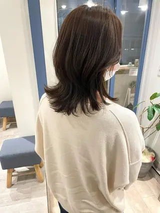 セミロング カラー 🩰オリーブ/ ベージュ松本咲花🩰のヘアスタイル