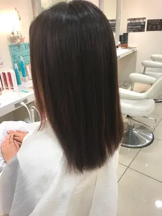 セミロング デザインカラー茅ヶ崎 オオタ カズキのヘアスタイル