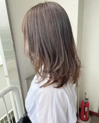 ミディアム カラー せこぐち まいのヘアスタイル