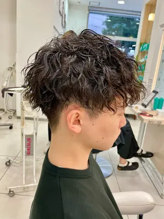 パーマ メンズ 伊佐 愛のヘアスタイル