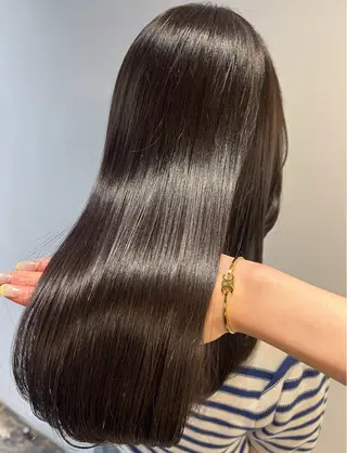 ロング 梅本 有希のヘアスタイル