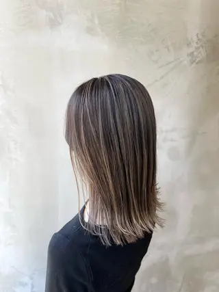 セミロング カラー 佐々木  まゆかのヘアスタイル