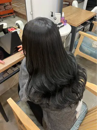ロング カラー ヘアアレンジ hazuki🐈⬛ 透明感カラーのヘアスタイル