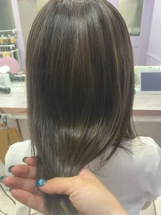 セミロング Cielro/ダブル カラー/西田咲希のヘアスタイル