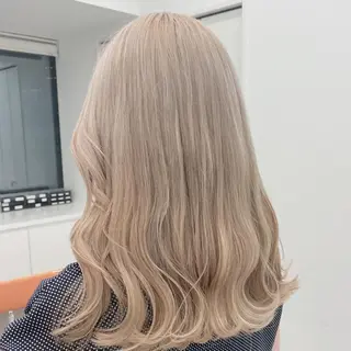 セミロング カラー 透明感/グレージュ/ ミルクティー/ユウトのヘアスタイル