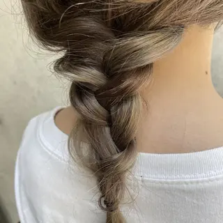 ロング カラー ヘアアレンジ SAKA GUCHIのヘアスタイル