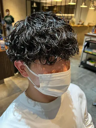 ショート パーマ メンズ 波巻きスパイラルパー マ/シャドウパーマ駿のヘアスタイル