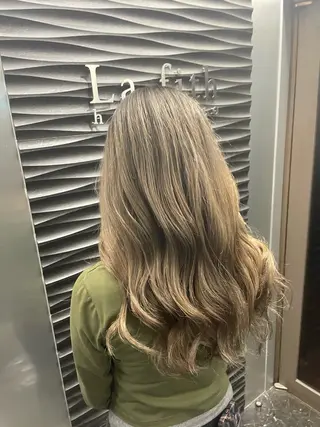 ロング カラー カラーブリーチ特化 石原勇希のヘアスタイル