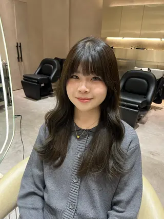 セミロング 顔周りカット/ 透明感カラー/ユナのヘアスタイル