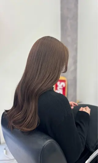 カラー MEMENTO YUZUのヘアスタイル