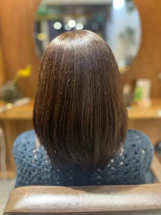 ミディアム 塩川ももこ/ 自然な縮毛矯正のヘアスタイル