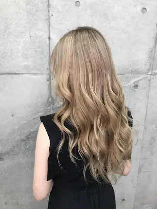 ロング カラー 岡留 愛美のヘアスタイル