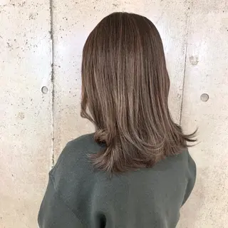 ミディアム カラー 二宮 早智子のヘアスタイル