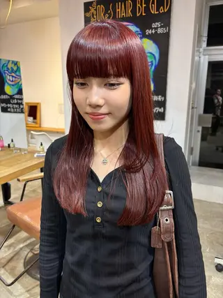 ミディアム カラー 小日向 沙織のヘアスタイル