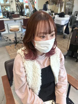 ミディアム 綿貫 美雪のヘアスタイル