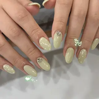 ネイル 𝑟𝑖𝑠𝑎 🕯🤍のネイルデザイン