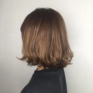 ショート カラー 福島 純子のヘアスタイル