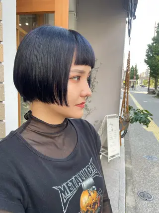 ショート カラー 東 史夏のヘアスタイル
