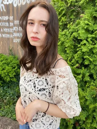 セミロング カラー 遠藤 愛莉のヘアスタイル