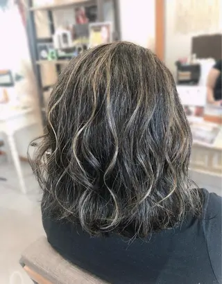 ミディアム カラー hair works raptureのヘアスタイル