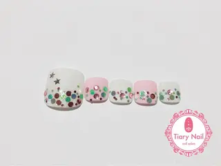 ネイル tiarynail K K🐼のネイルデザイン