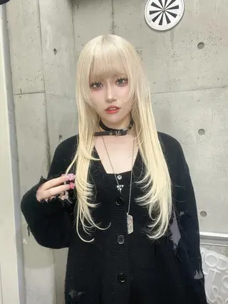 ロング カラー ホワイト&レイヤーカ ットエクステ長畠俊輔のヘアスタイル