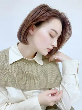 ショート カラー 小顔レイヤー/ ベージュ🤍Rieのヘアスタイル