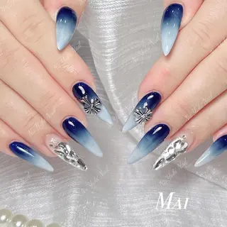 ネイル Queenie 🦋のネイルデザイン