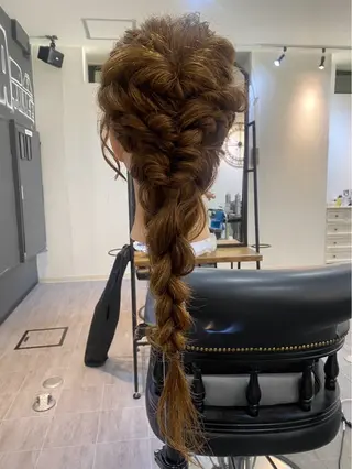 ロング ヘアアレンジ BOOLE所属・角田 亜美のヘアスタイル