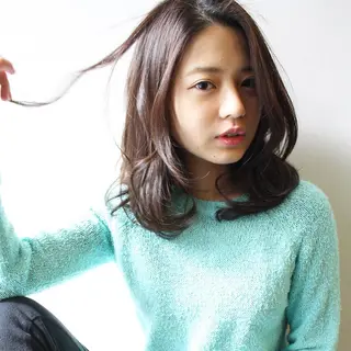 ミディアム カラー パーマ tuuli トゥーリのヘアスタイル