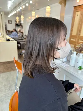 ミディアム カラー Loire SYURIのヘアスタイル