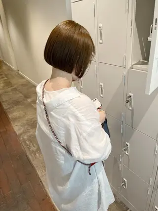 ショート カラー 片岡 由依のヘアスタイル