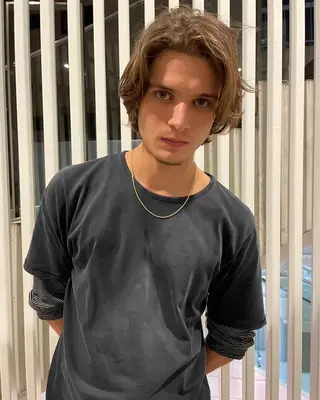 ショート 海外風⚡️/艶カラー 🎀/フェンのヘアスタイル