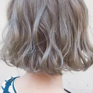 ミディアム カラー ア イカのヘアスタイル