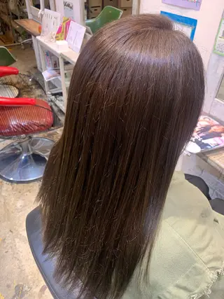 カラー Cocorokara所属・越口 芽衣のヘアスタイル