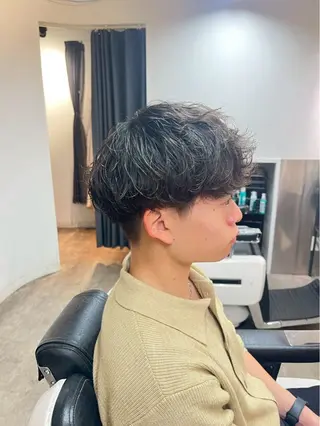 ショート パーマ メンズ 佐々木 優人のヘアスタイル