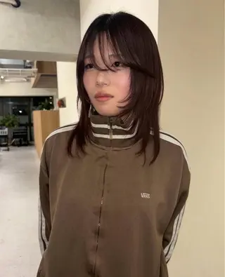 セミロング カラー natsuki /HUIのヘアスタイル