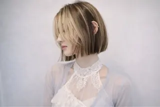 ショート shiho/レイヤー /透明感カラーのヘアスタイル