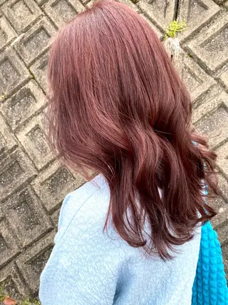 ロング 秋月 亜耶のヘアスタイル