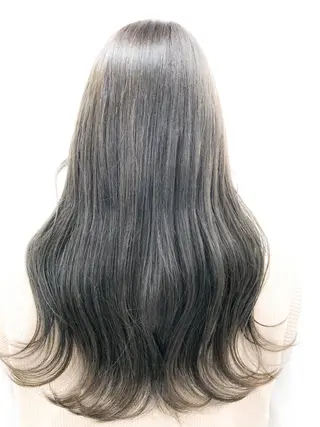 ロング ハイトーン×レイヤー カットTAKUMIのヘアスタイル