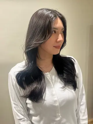 ロング カラー 🦮shiori アイドルオタク🦮のヘアスタイル