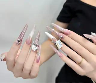 ネイル D-BEAUTY Nailsalonのネイルデザイン