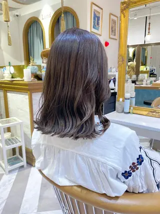 ミディアム レイヤーカット /透明感カラー西田のヘアスタイル