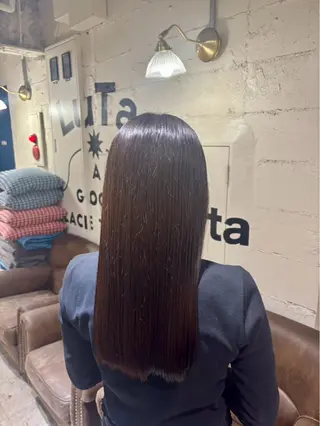 ロング 透明感カラー アンリのヘアスタイル